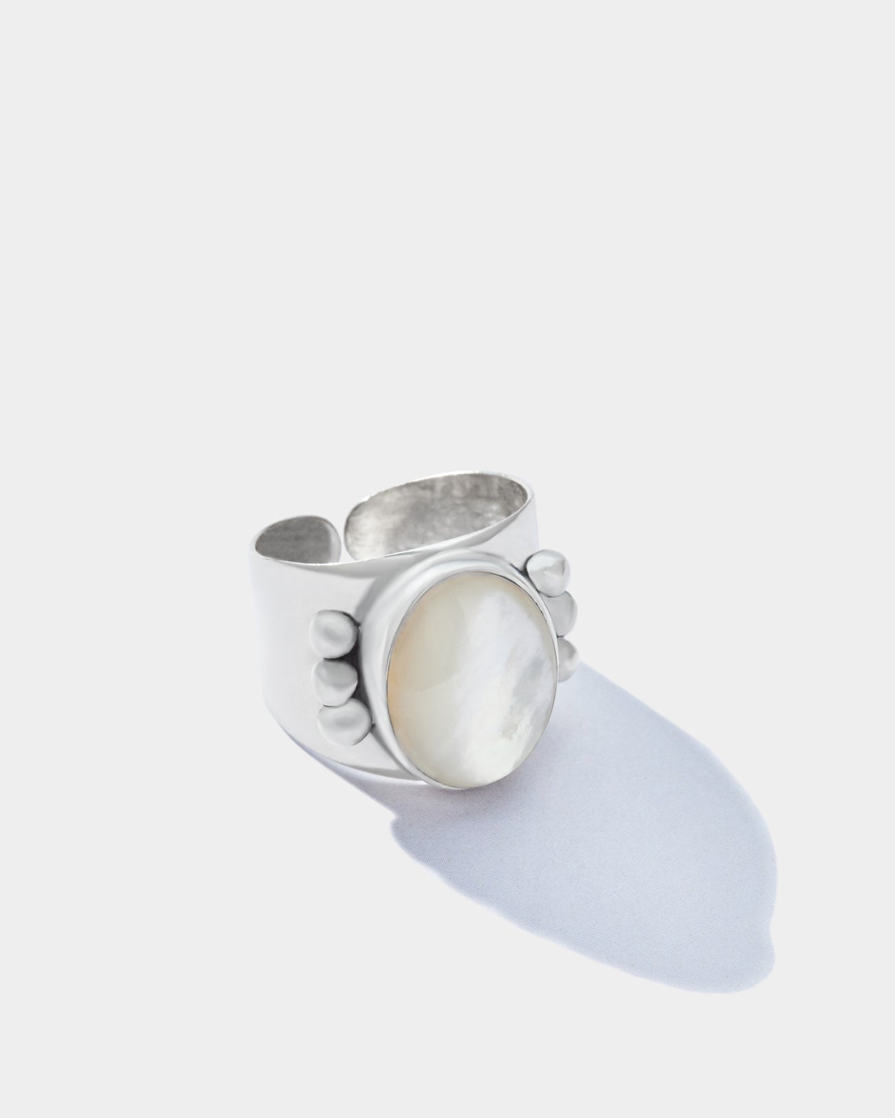 Selene mother of pearl ring