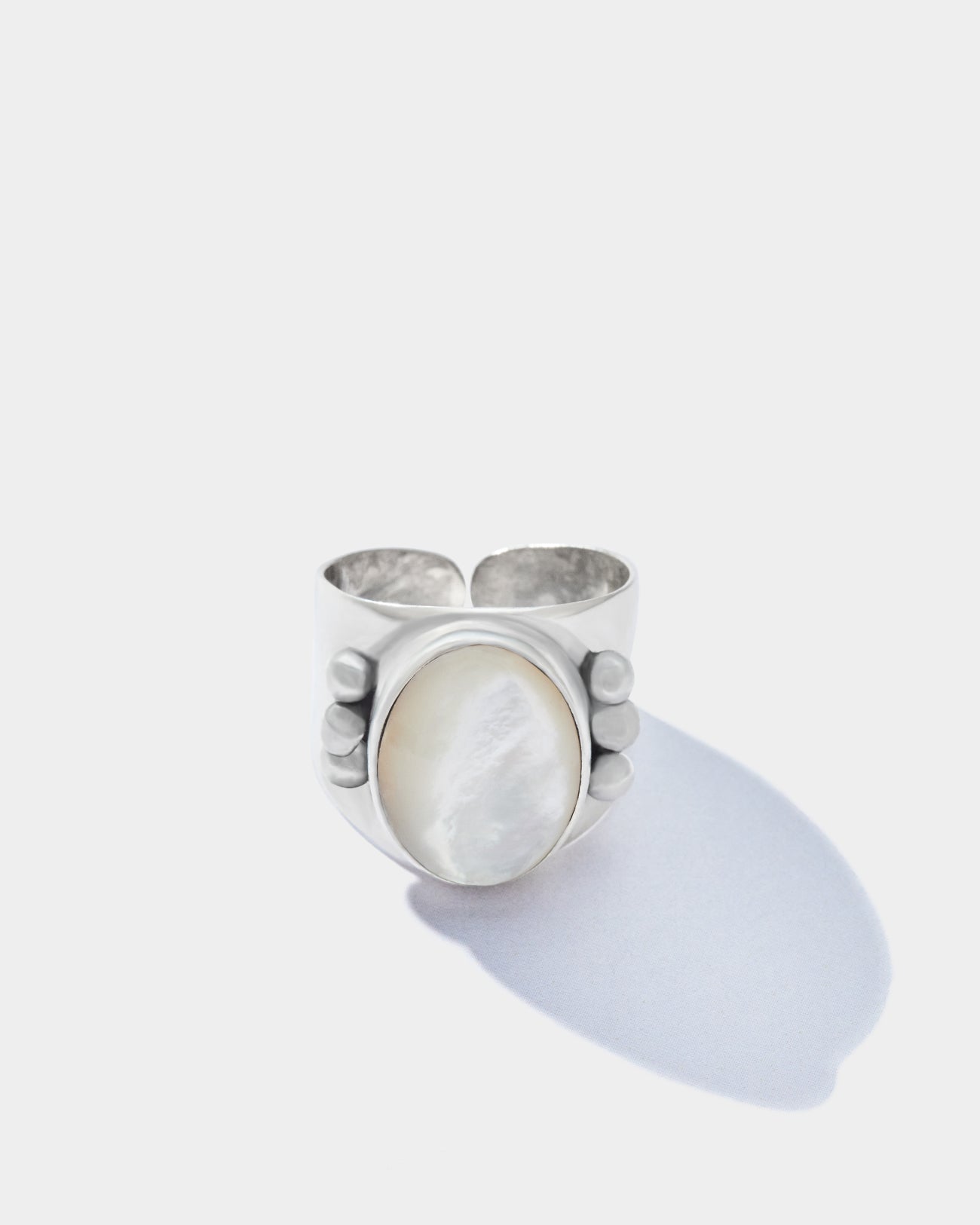 Selene mother of pearl ring