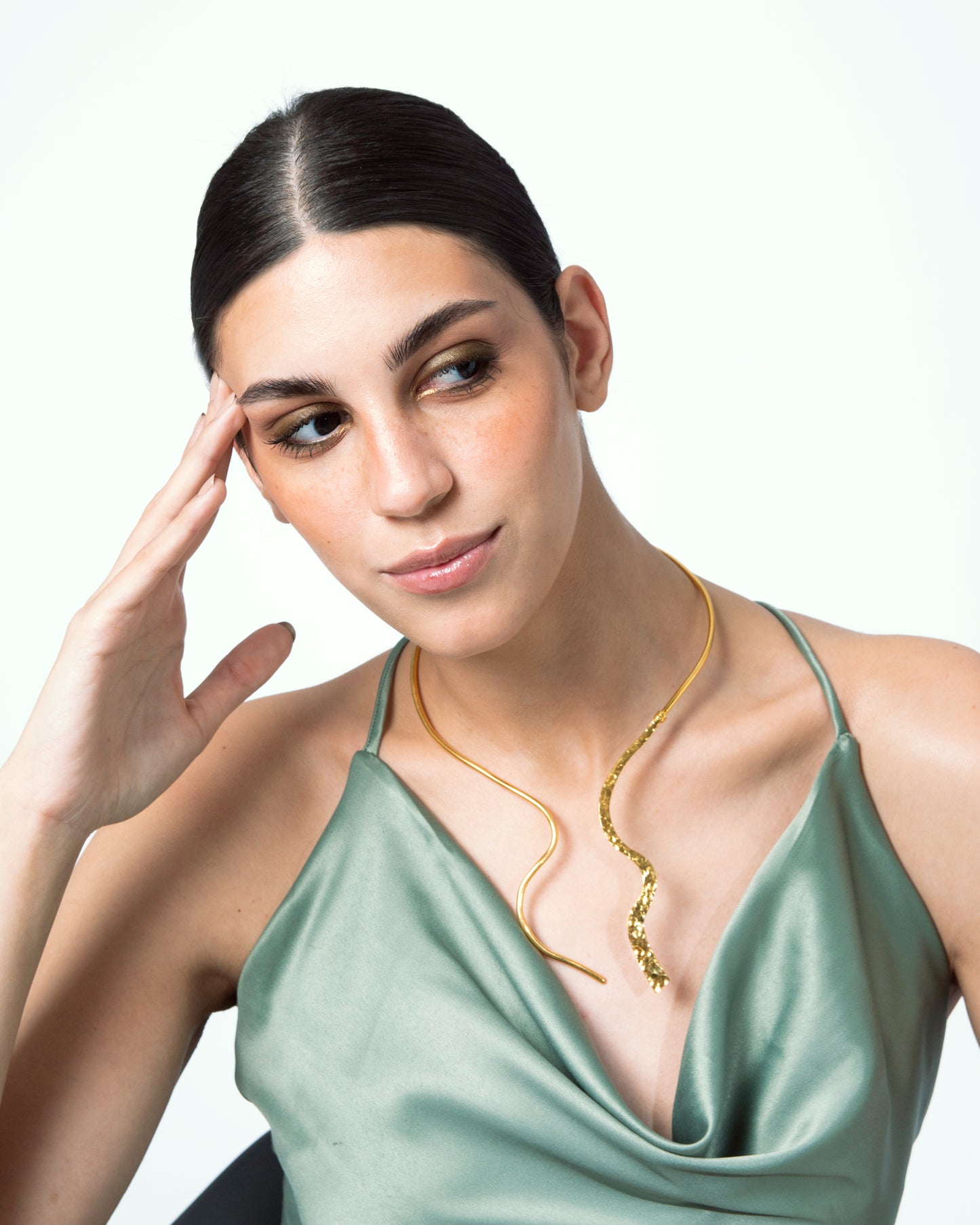 Chassé choker necklace