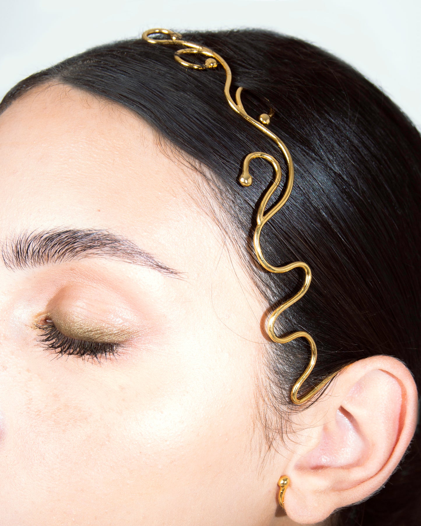 Petus headpiece